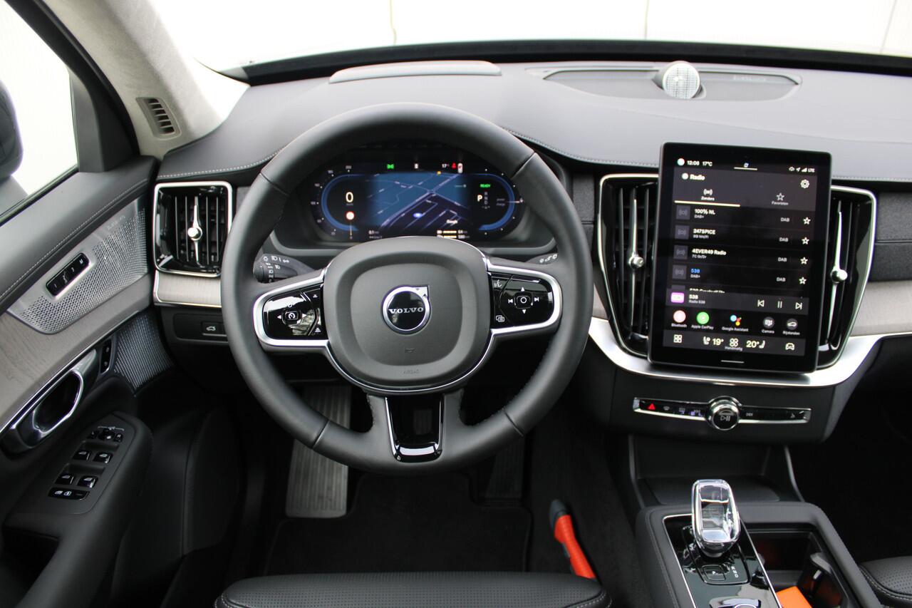 Volvo XC90 T8 Plug-in hybrid AWD Ultra Dark | Geventileerde Stoelen | B & W | Pano Dak | Head Up Display | 360 Camera |