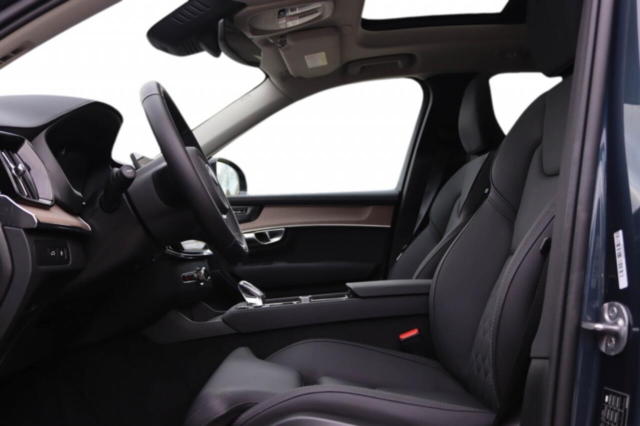 Volvo XC90 MY26 Plus Bright Recharge Plug-In Hybrid AWD Pano l 360 l HUD l