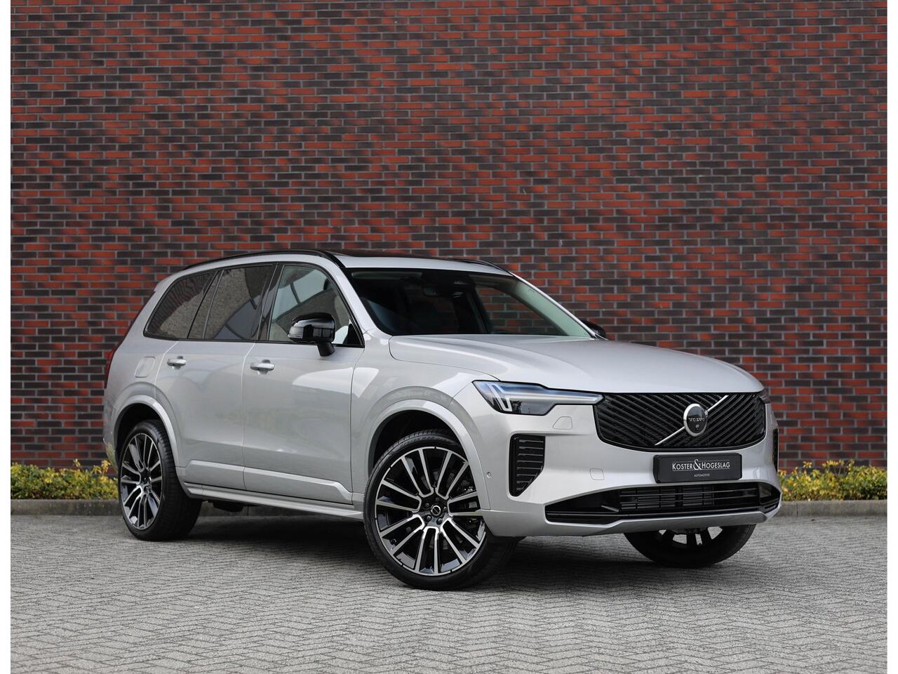 volvo-xc90-t8-awd-ultra-dark--pano