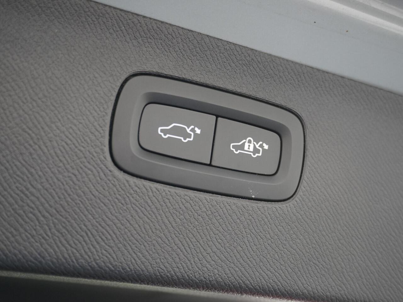 Volvo XC90 2.0 T8 Recharge AWD Ultimate Bright Luchtvering/22inch/LongRange/Google etc