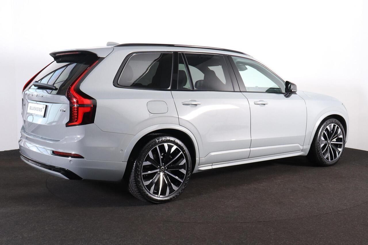 Volvo XC90 T8 Recharge AWD Ultra Dark - Luchtvering - Panorama/schuifdak - IntelliSafe Assist & Surround - 360º Camera - Bowers & Wilkins audio - Verwarmde voorstoelen, stuur & achterbank - Parkeersensoren voor & achter - Elektr. bedienb. voorstoelen met geheugen - 