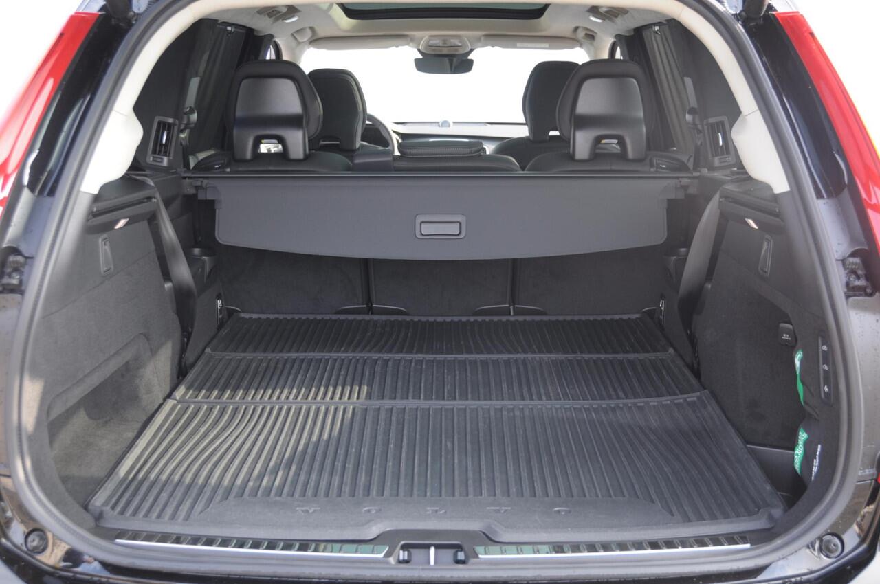 Volvo XC90 T8 455PK Recharge AWD Ultra Dark Long range / Luchtvering / Polestar Tuning / HEICO verlaging / Trekhaak / Head-up display / Stoelverwarming en ventilatie / Massagestoelen / Memory seats / Adaptive cruise control / 360 Camera /