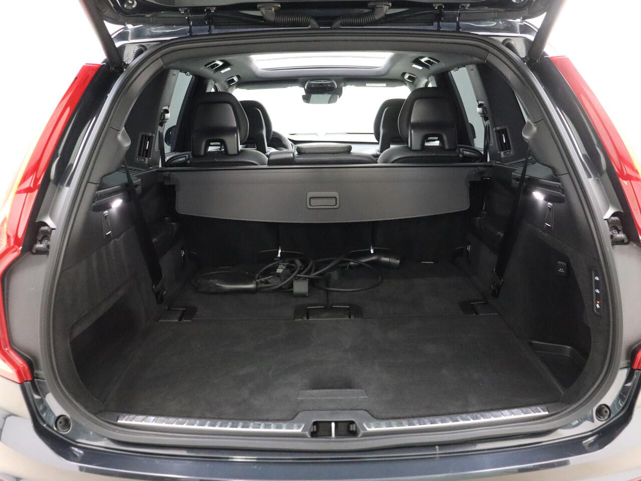Volvo XC90 T8 390PK AWD R-Design / Luchtvering / Bowers en Wilkins / Geventileerde stoelen / Geïntegreerd kinderzitje / Dubbel glas / Trekhaak / HUD / Pano /