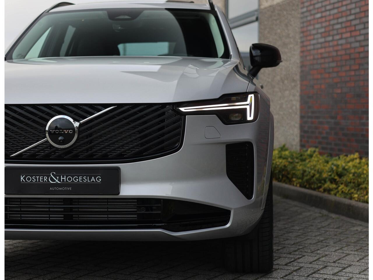 Volvo XC90 T8 AWD Ultra Dark | Pano - Trekhaak - B&W