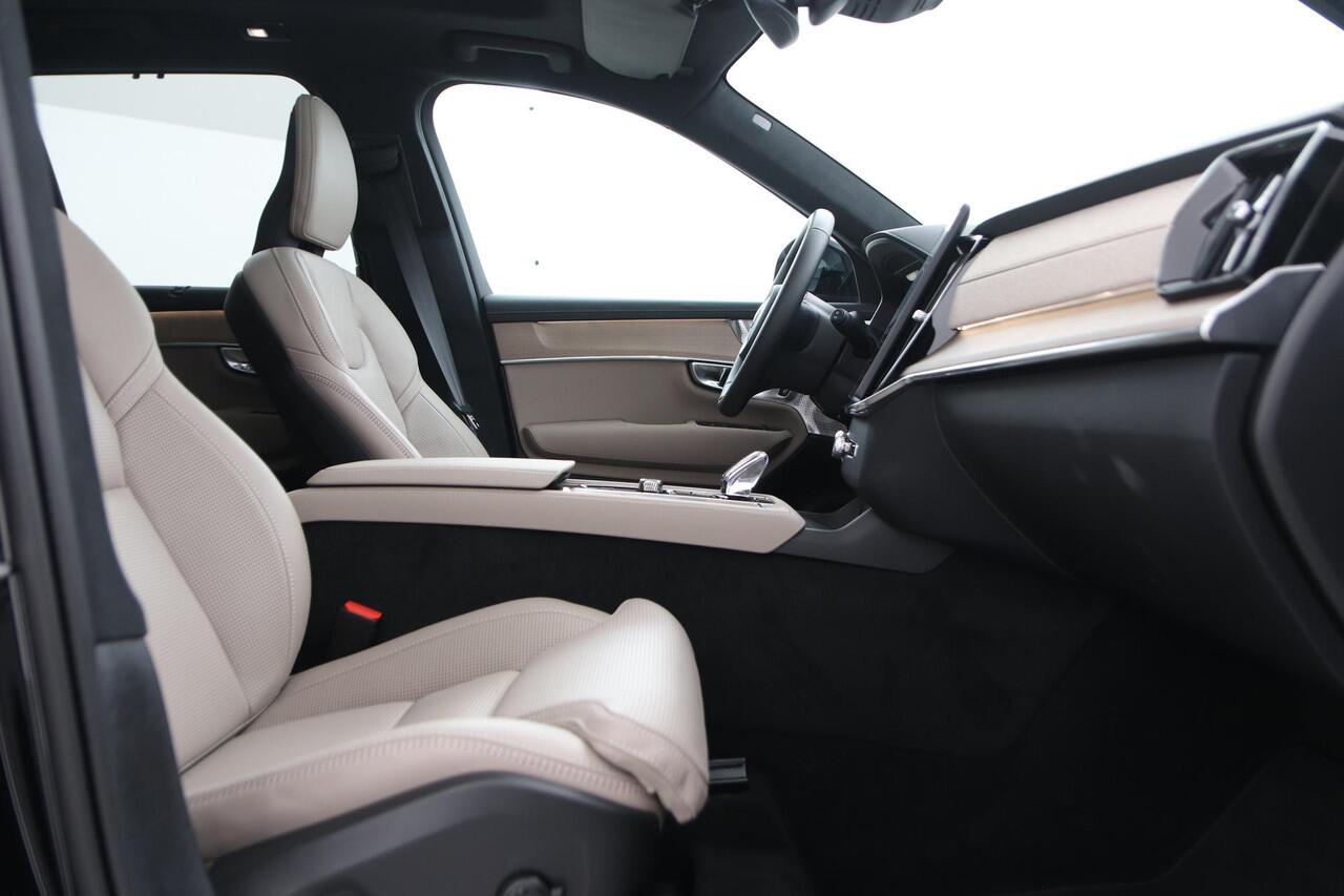 Volvo XC90 T8 Plug-in hybrid Ultra Dark | FACELIFT | Bowers&Wilkins | Massage+Ventilatie | Trekhaak | 22 Inch | Panoramadak | Head-Up | 360 Camera