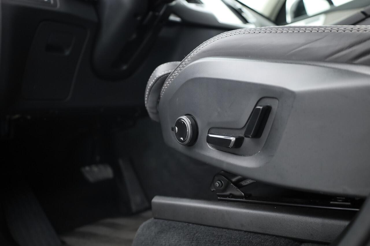 Volvo XC90 T8 Recharge Ultimate Dark | Pano | HUD | B&W | Stoelventi. | 360cam | Massage | Memory seats | 21''