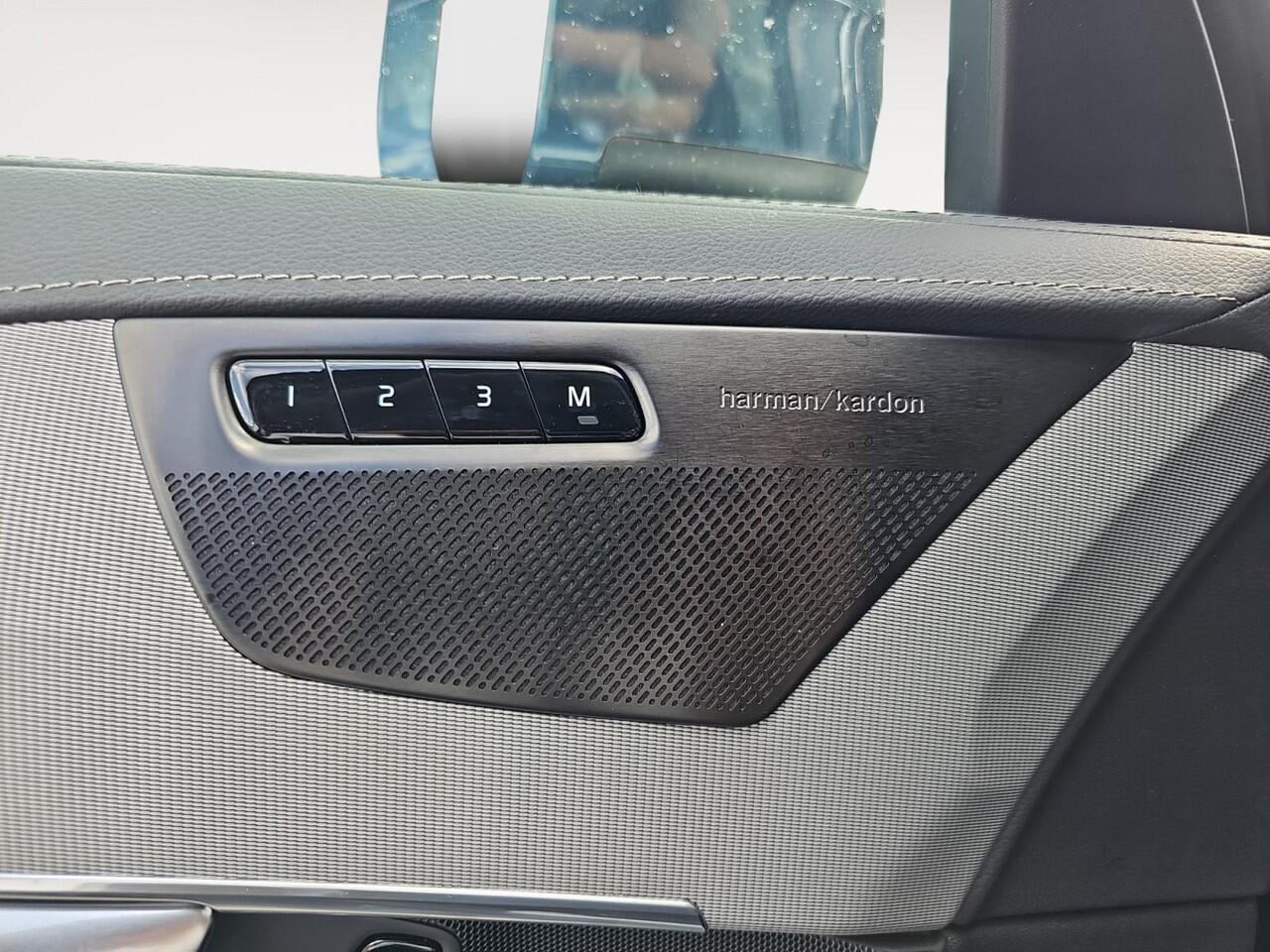 Volvo XC90 2.0 T8 Recharge AWD Ultra Bright | Trekhaak | Head-up Display | Stoelverwarming | Panoramadak |