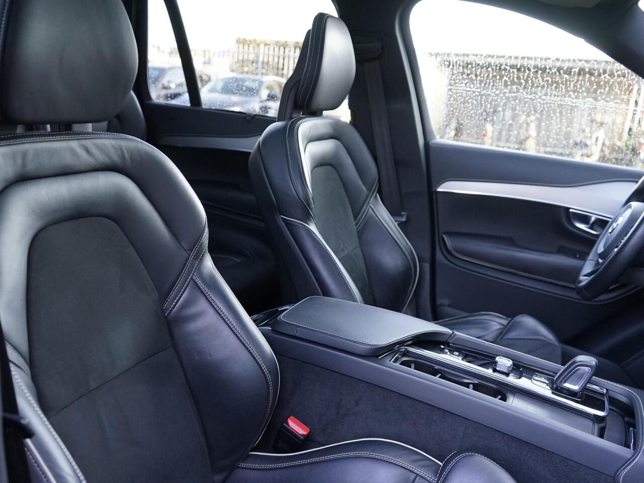 Volvo XC90 2.0 T8 Recharge AWD R-Design 1e Eig / Dealeronderh. / Trekhaak / Panoramadak / 360 camera / Ambienteverlichting / Stoelverwarming voor en achter