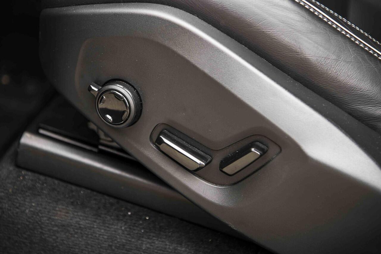 Volvo XC90 2.0 T8 Recharge AWD Bright | Long Range | Panoramadak | 360 Camera | Donker Glas | Harman Kardon | 21" | Lightning Pack |