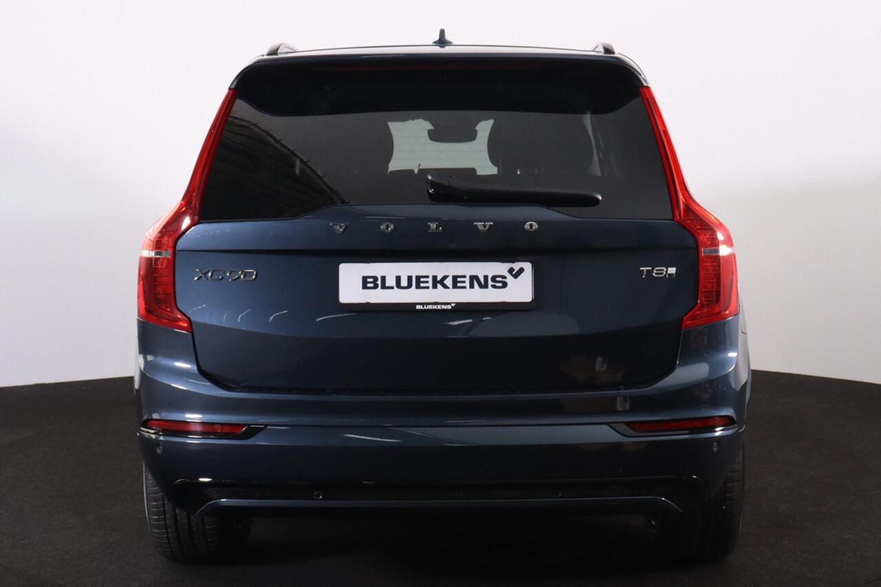 Volvo XC90 T8 Recharge AWD Plus Dark - IntelliSafe Assist & Surround - Harman/Kardon audio - Adaptieve LED koplampen - Parkeercamera achter - Verwarmde voorstoelen, stuur & achterbank - Parkeersensoren voor & achter - Elektr. bedienb. voorstoelen met geheugen - Draa