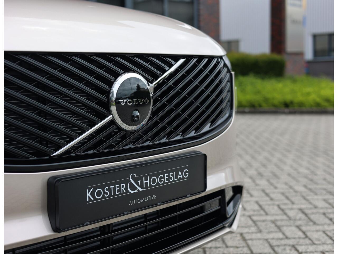 Volvo XC90 T8 AWD Ultra Dark | Direct rijden - Luchtvering - Trekhaak - Bowers&Wilkins