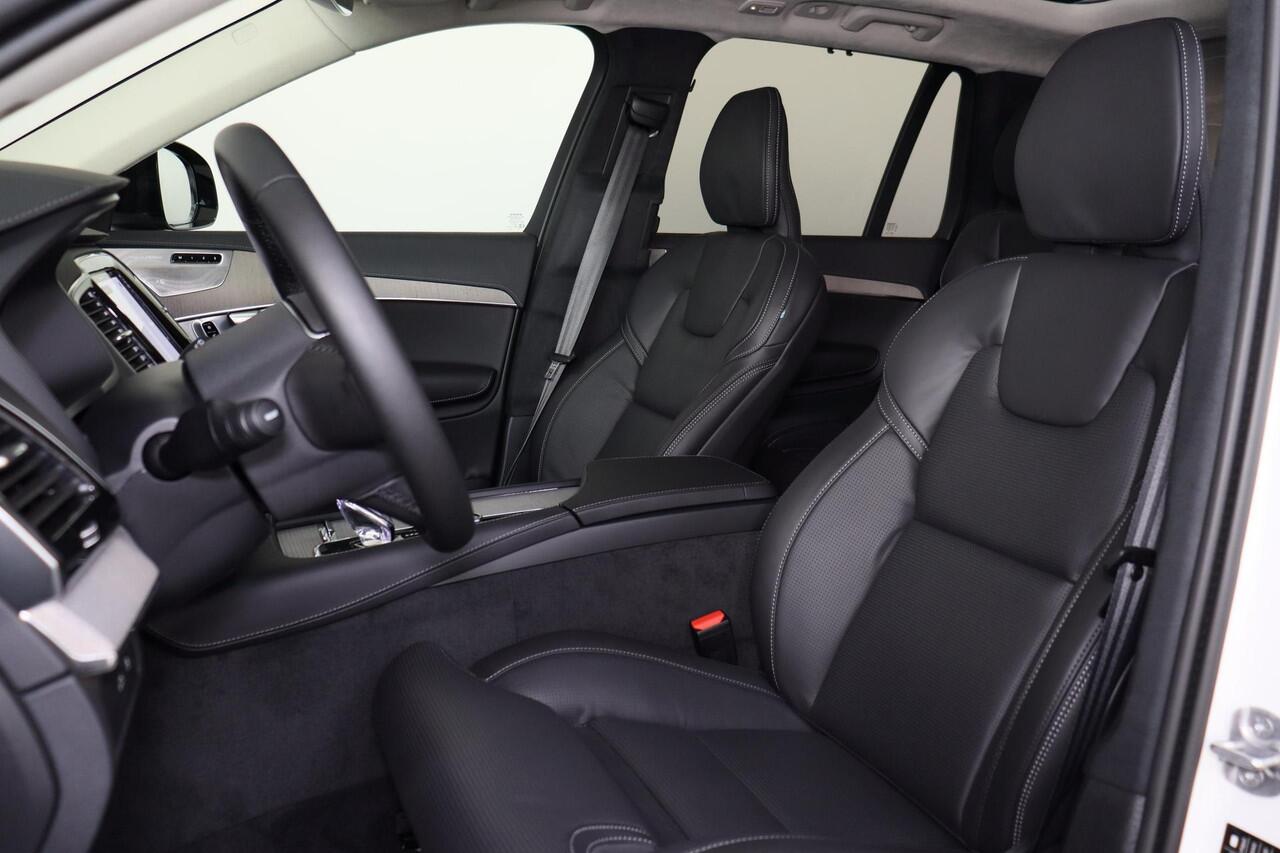 Volvo XC90 T8 Plug-in hybrid AWD Ultra Dark - Luchtvering - Panorama/schuifdak - IntelliSafe Assist & Surround - 360º Camera - Bowers & Wilkins audio - Nappaleder met stoelventilatie - Verwarmde voorstoelen, stuur & achterbank - Parkeersensoren voor & achter - Elekt