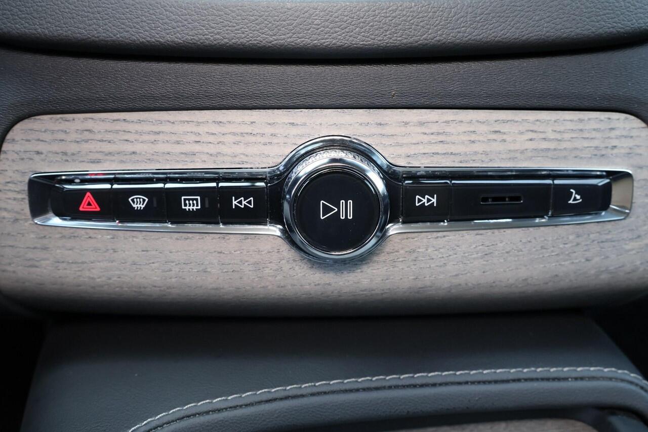 Volvo XC90 T8 Recharge AWD Inscription - Long Range - Panorama/schuifdak - IntelliSafe Assist & Surround - 360º Camera - Harman/Kardon audio - Adaptieve LED koplampen - Verwarmde voorstoelen, stuur & achterbank - Parkeersensoren voor & achter - Elektr. bedienb. voor