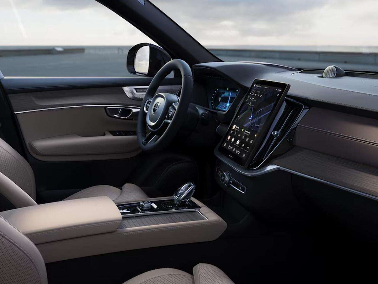 Volvo XC90 T8 Aut. Plug-in hybrid AWD Ultra Dark | Panoramadak | 360° camera | Luchtvering | Bowers & Wilkins | Stoel- en Stuurverwarming