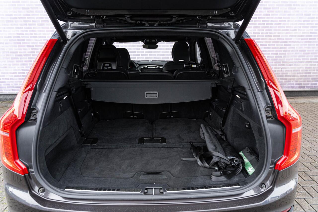 Volvo XC90 T8 Recharge AWD Ultra Dark | 7-Zits | Longe Range | Google | Schuif-/Kanteldak | Memory | 360 Camera | Bowers & Wilkins Audio | Park Assist | Getint Glas | DAB | Adaptieve Cruise | Draadloos Telefoon Opladen | | 22" LM