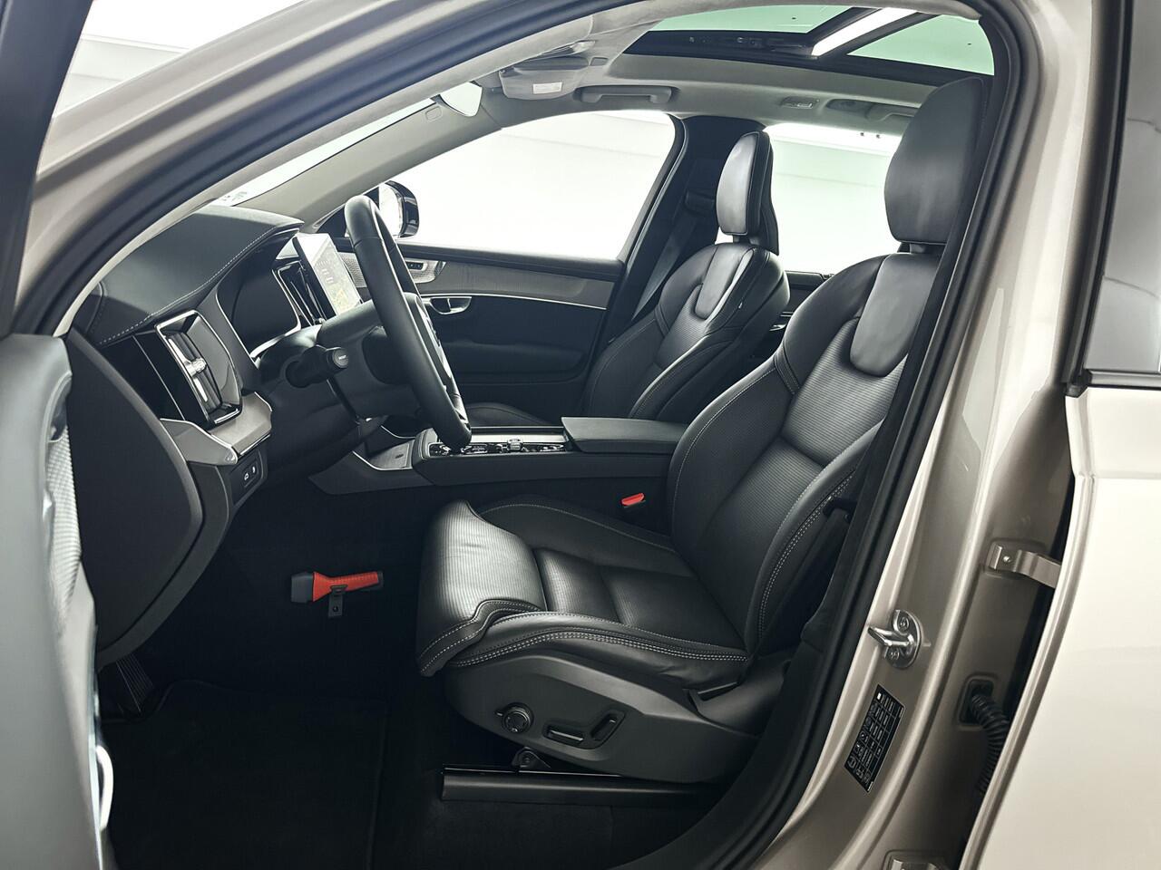 Volvo XC90 T8 Plug-in hybrid AWD Ultra Dark | Panoramadak | 360º camera | Luchtvering | Bowers&Wilkins | Massage | Stoelventilatie | Trekhaak