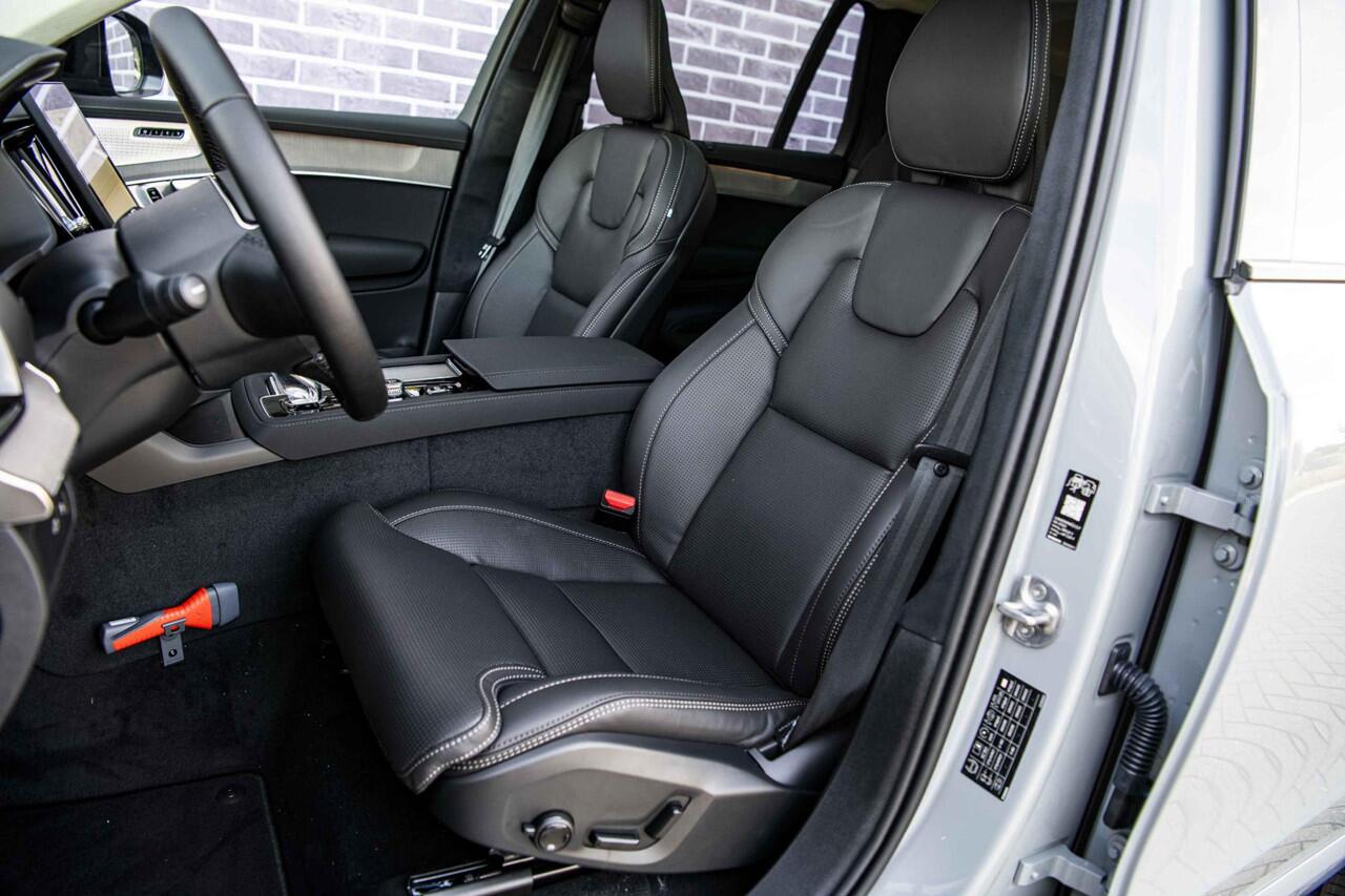 Volvo XC90 2.0 T8 Plug-in hybrid AWD Ultra Dark | Luchtvering | Trekhaak | Bowers & Wilkins | Stoelventilatie | Stoelmassage | Donker Glas |