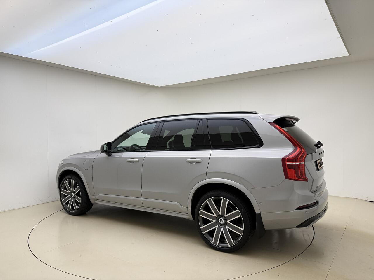 Volvo XC90 T8 AWD Ultimate Dark / 22'' EVERLAST / Luchtvering / Bowers en Wilkins / HUD / 360 graden camera /