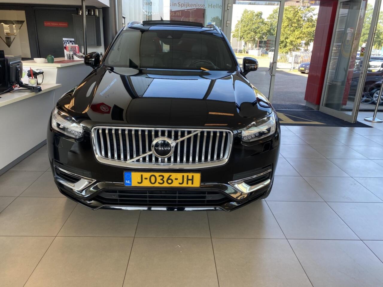 Volvo XC90 2.0 T8 Twin Engine AWD Inscription Intro Edition/Automaat/7-Persoons/Dealeronderhouden/NL Auto/Trekhaak/Panoramadak/390pk/Plug-in Hybride/Head Up Display/Keyless/360 gr.camera/Memorystoelen/Harman Kardon Audio/Stoelverwarming&Verkoeling/Stuurverwarming/En