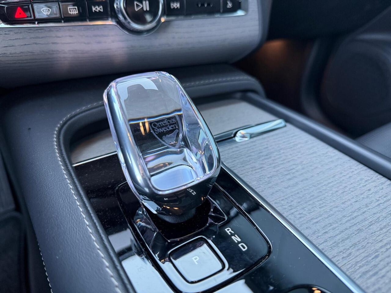 Volvo XC90 2.0 T8 Recharge AWD Ultra Dark | Trekhaak | Massagefunctie | Panoramadak | Extra getint glas |