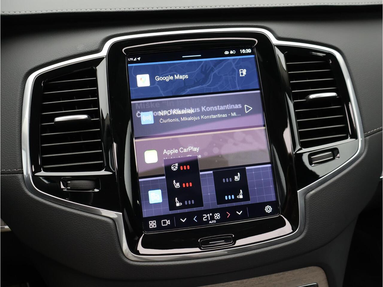 Volvo XC90 2.0 T8 Plug-in hybrid AWD Ultra Dark / Trekhaak / Luchtvering / Bowers & Wilkins Audio / Stoelventilatie / Massagestoelen / Head-Up Display / 360° camera / Pano. dak / Stoel+ Stuurwielverwarming / Verwarmbare Achterbank / Elek. verstelbare stoelen + geheu