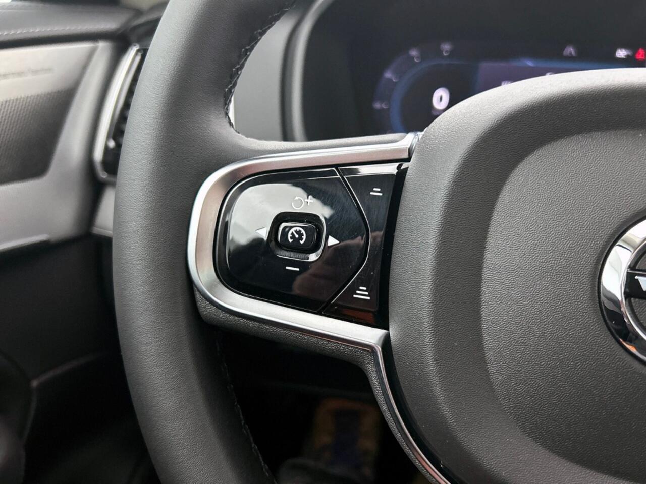 Volvo XC90 2.0 T8 AWD Ultimate Dark