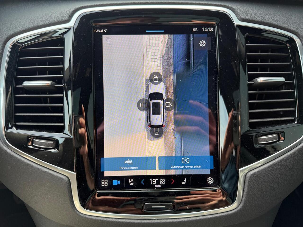 Volvo XC90 2.0 T8 Plug-in hybrid AWD Plus Bright | Extra getint glas | 360 graden camera | Panoramadak | Stoelverwarming |