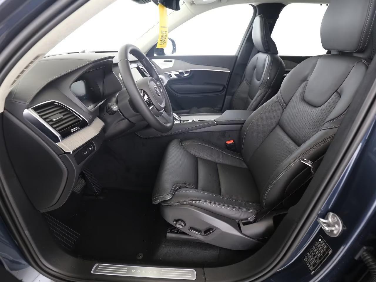 Volvo XC90 2.0 T8 Plug-in hybrid AWD Plus Dark Facelift . Nu met ¤ 24.075 korting