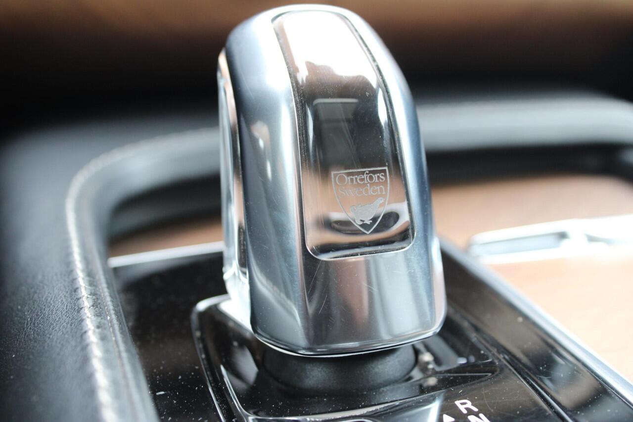 Volvo XC90 2.0 T8 Twin Engine AWD Inscription / 7 PERS / PANO DAK / LUCHTVERING / TREKHAAK / 390 PK