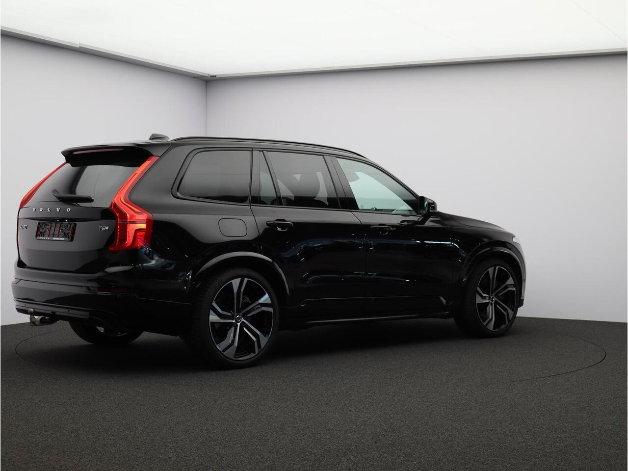 Volvo XC90 T8 455PK Recharge AWD Ultra Dark / Luchtvering / B&W Audio / Trekhaak / 22" / 360gr Camera / Extra Getint Glas / Contourstoelen Nappa /