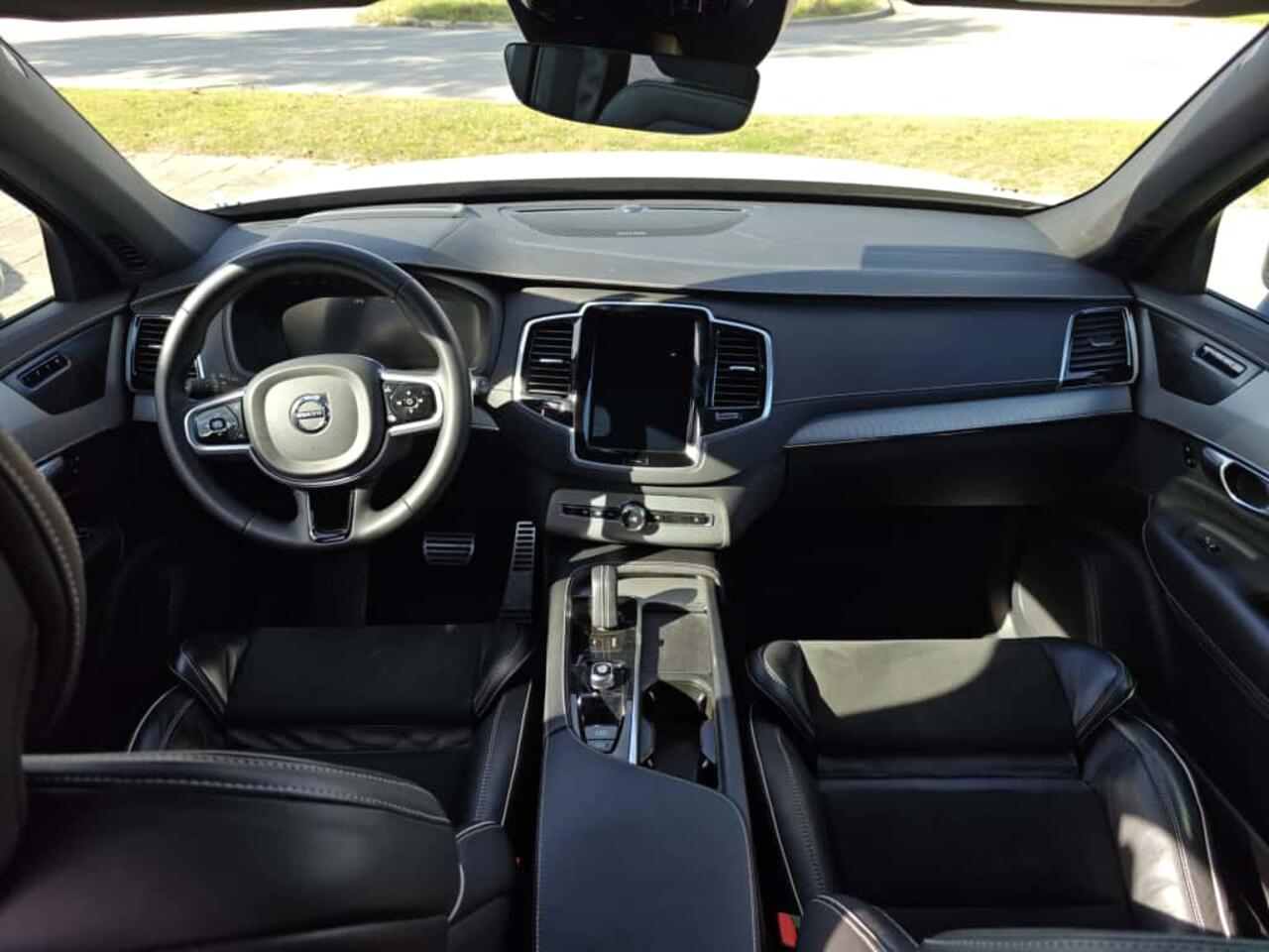 Volvo XC90 T8 Recharge AWD R-Design | Rijklaarprijs | Luchtvering | Trekhaak | Long Range |