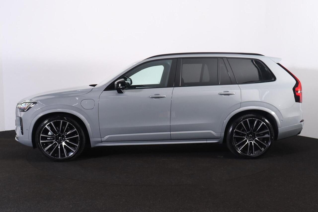 Volvo XC90 T8 Recharge AWD Ultra Dark - Luchtvering - Panorama/schuifdak - IntelliSafe Assist & Surround - 360º Camera - Bowers & Wilkins audio - Verwarmde voorstoelen, stuur & achterbank - Parkeersensoren voor & achter - Elektr. bedienb. voorstoelen met geheugen - 