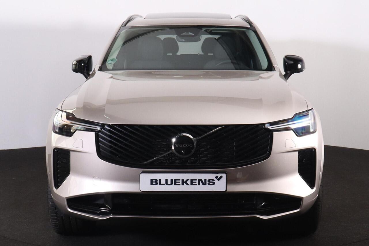 Volvo XC90 T8 Recharge AWD Plus Dark - Panorama/schuifdak - IntelliSafe Assist & Surround - 360º Camera - Harman/Kardon audio - Verwarmde voorstoelen, stuur & achterbank - Parkeersensoren voor & achter - Elektr. bedienb. voorstoelen met geheugen - Draadloze tel. lad