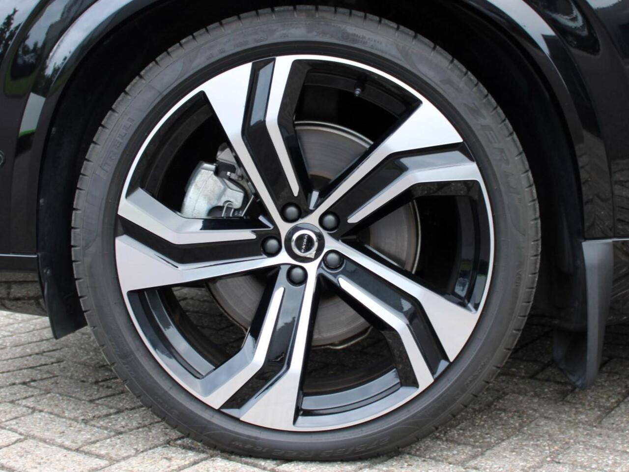 Volvo XC90 2.0 T8 Recharge AWD Ultra Dark Automaat / Trekhaak / Luchtvering / Bowers & Wilkins / Head-Up Display / 360 Camera / Panoramadak / 22" velgen