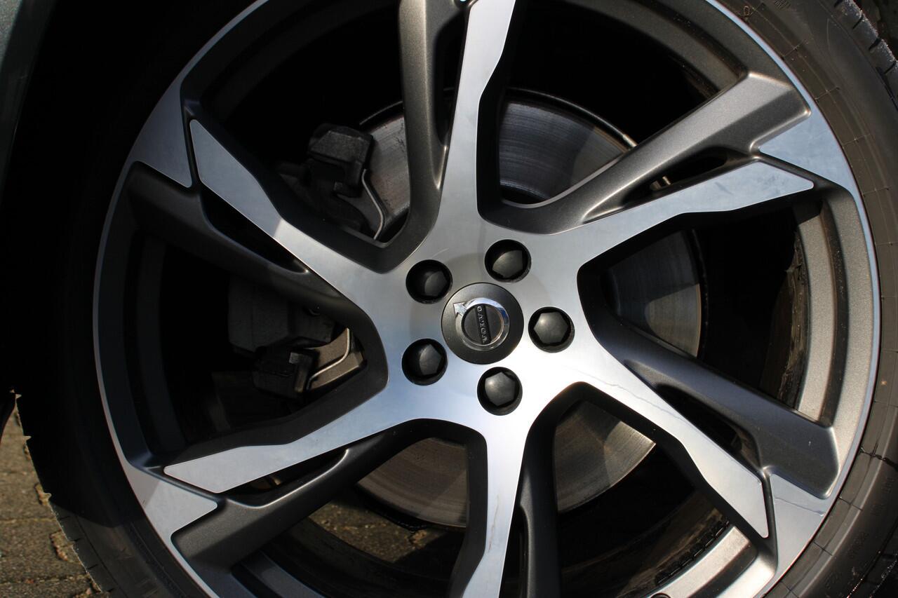 Volvo XC90 2.0 T8 Twin Engine AWD 7 persoons - 22 Inch - Luchtvering - Panoramadak - Comfortzetels - Harman Kardon - Dealer onderhouden - Head up - Topview camera - Adaptieve Cruise Control - Trekhaak