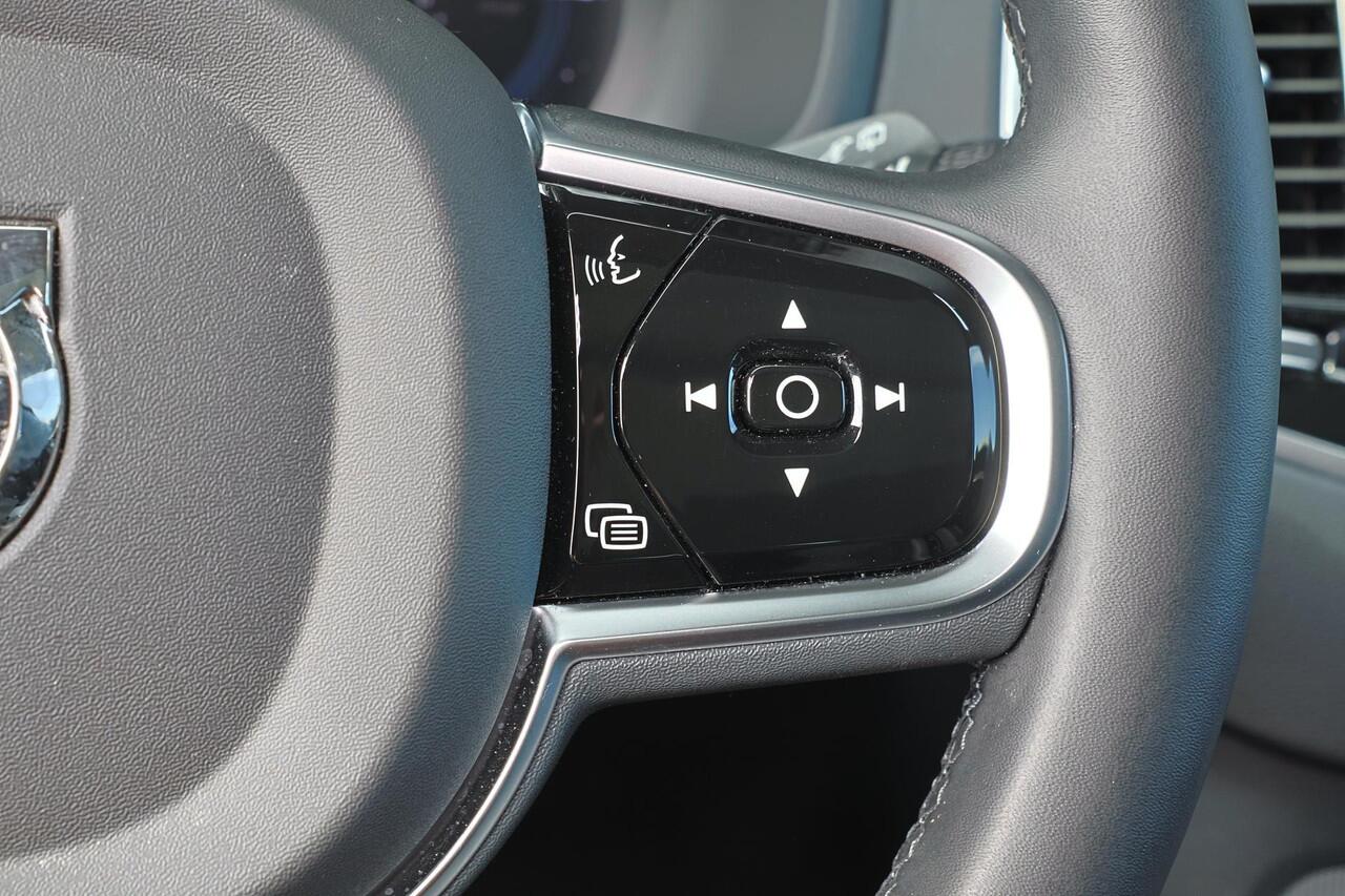 Volvo XC90 T8 Recharge AWD Plus Bright - Panorama/schuifdak - IntelliSafe Assist & Surround - 360º Camera - Harman/Kardon audio - Adaptieve LED koplampen - Verwarmde voorstoelen, stuur & achterbank - Parkeersensoren voor & achter - Elektr. bedienb. voorstoelen met g