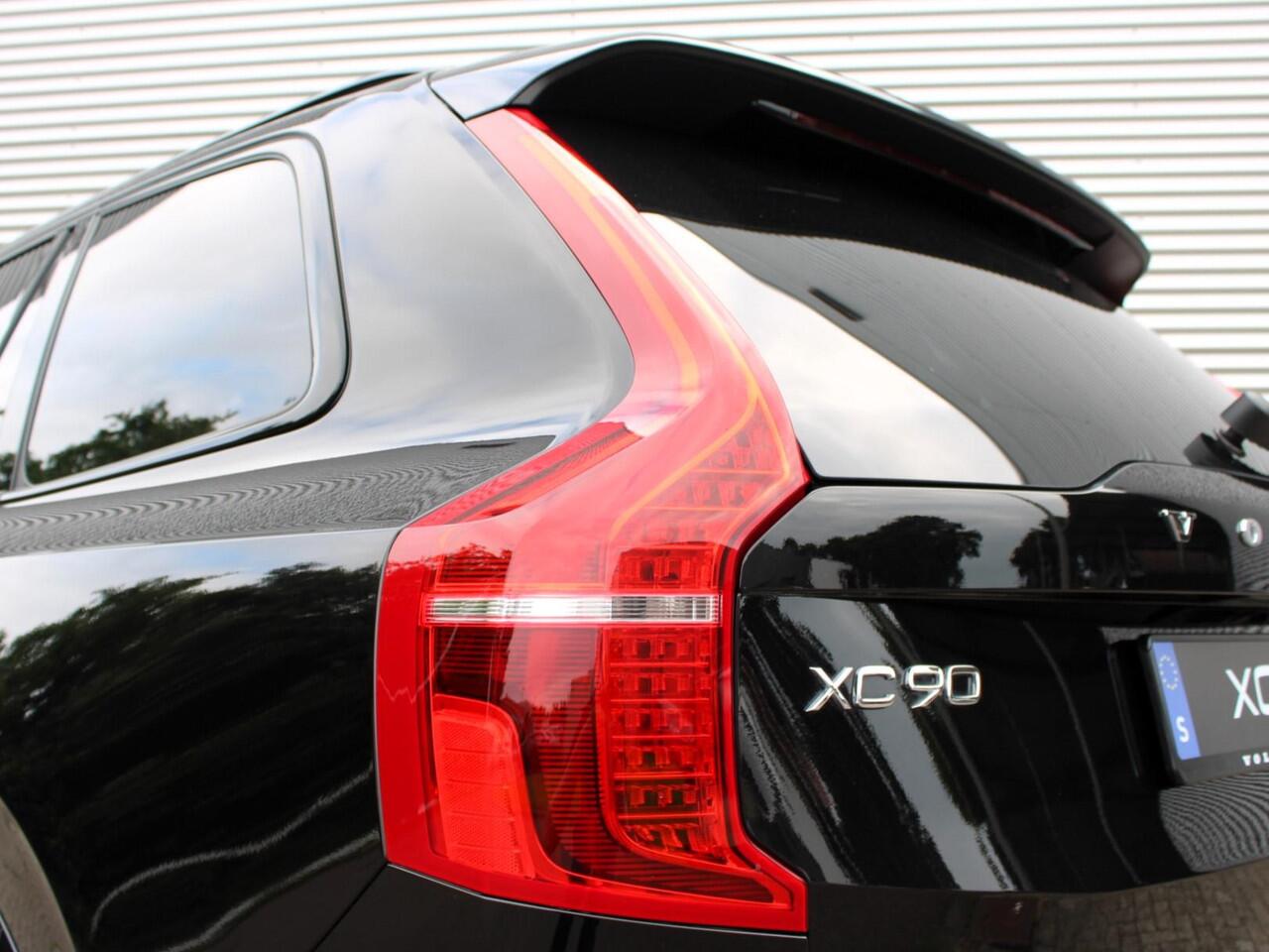 Volvo XC90 2.0 T8 Recharge AWD Ultra Dark Automaat / Trekhaak / Luchtvering / Bowers & Wilkins / Head-Up Display / 360 Camera / Panoramadak / 22" velgen