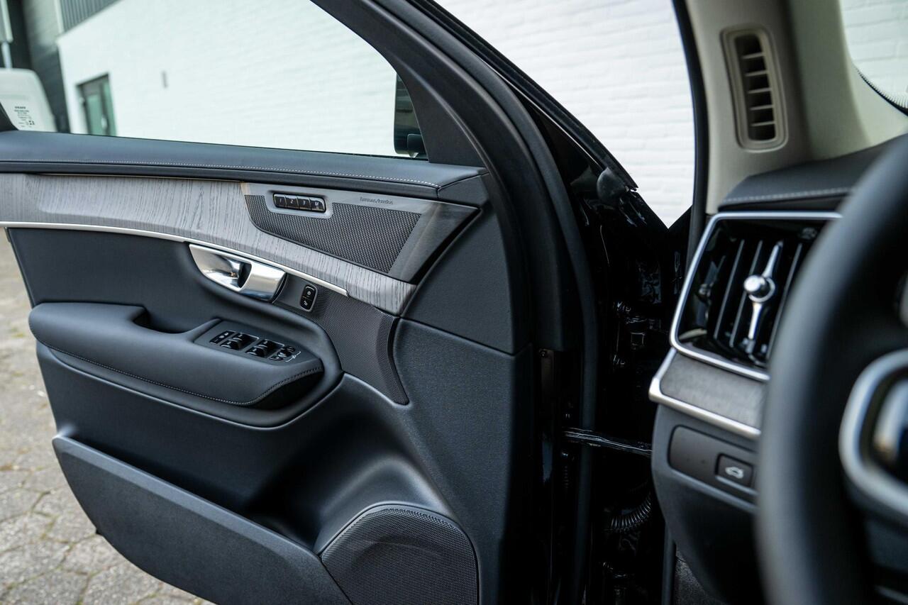 Volvo XC90 2.0 T8 AWD Plus Dark Luchtvering Stoelventilatie