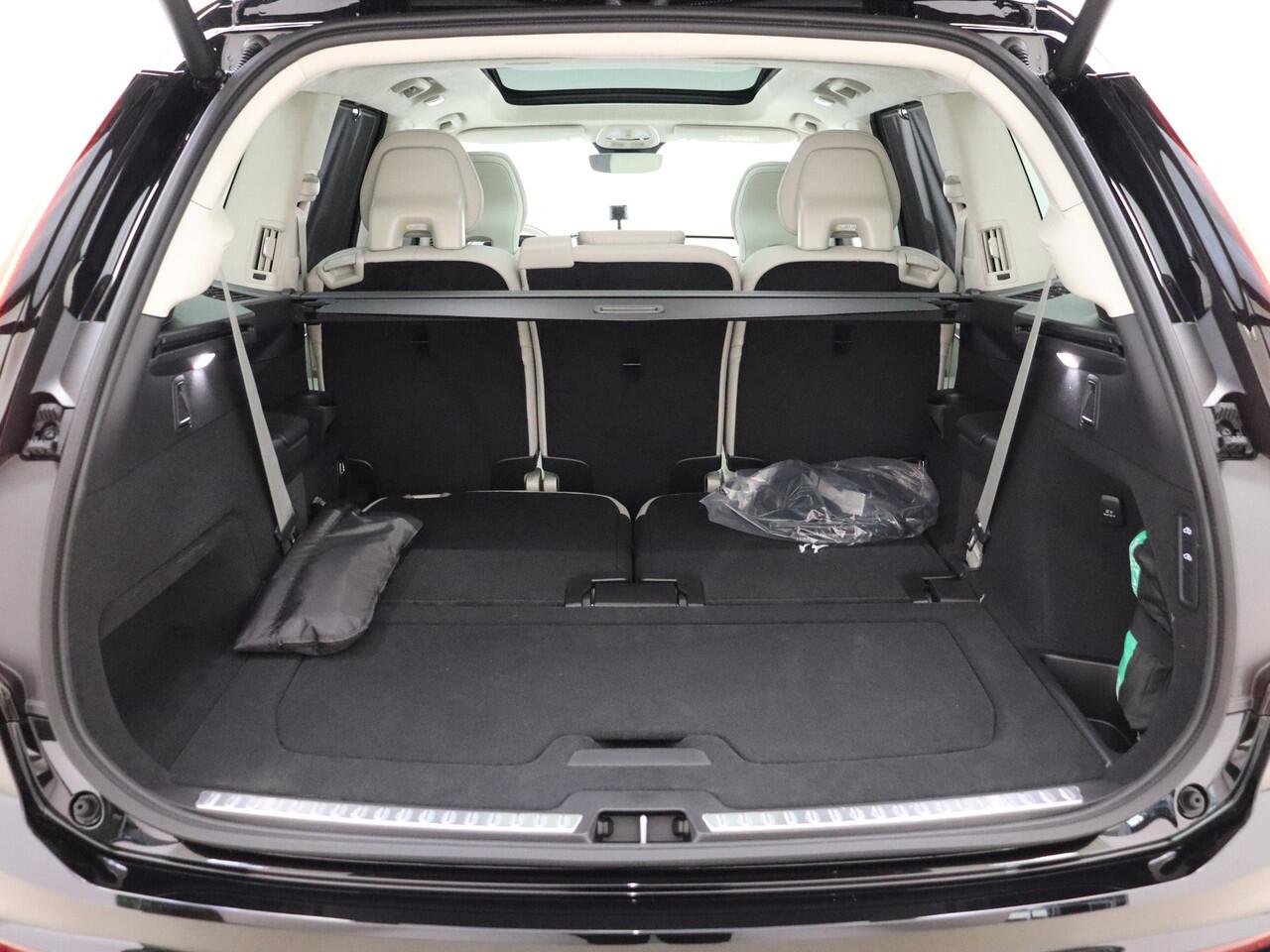 Volvo XC90 T8 455pk AWD Ultra Dark / Luchtvering / B&W Audio / Stoelventilatie / Massage / Gelamineerde zijruiten /