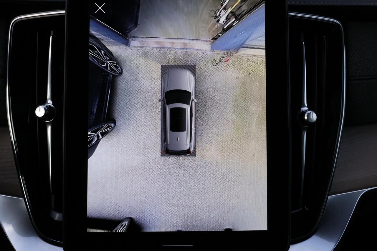 Volvo XC90 T8 Recharge AWD Plus Bright - Panorama/schuifdak - IntelliSafe Assist & Surround - 360º Camera - Harman/Kardon audio - Adaptieve LED koplampen - Verwarmde voorstoelen, stuur & achterbank - Parkeersensoren voor & achter - Elektr. bedienb. voorstoelen met g