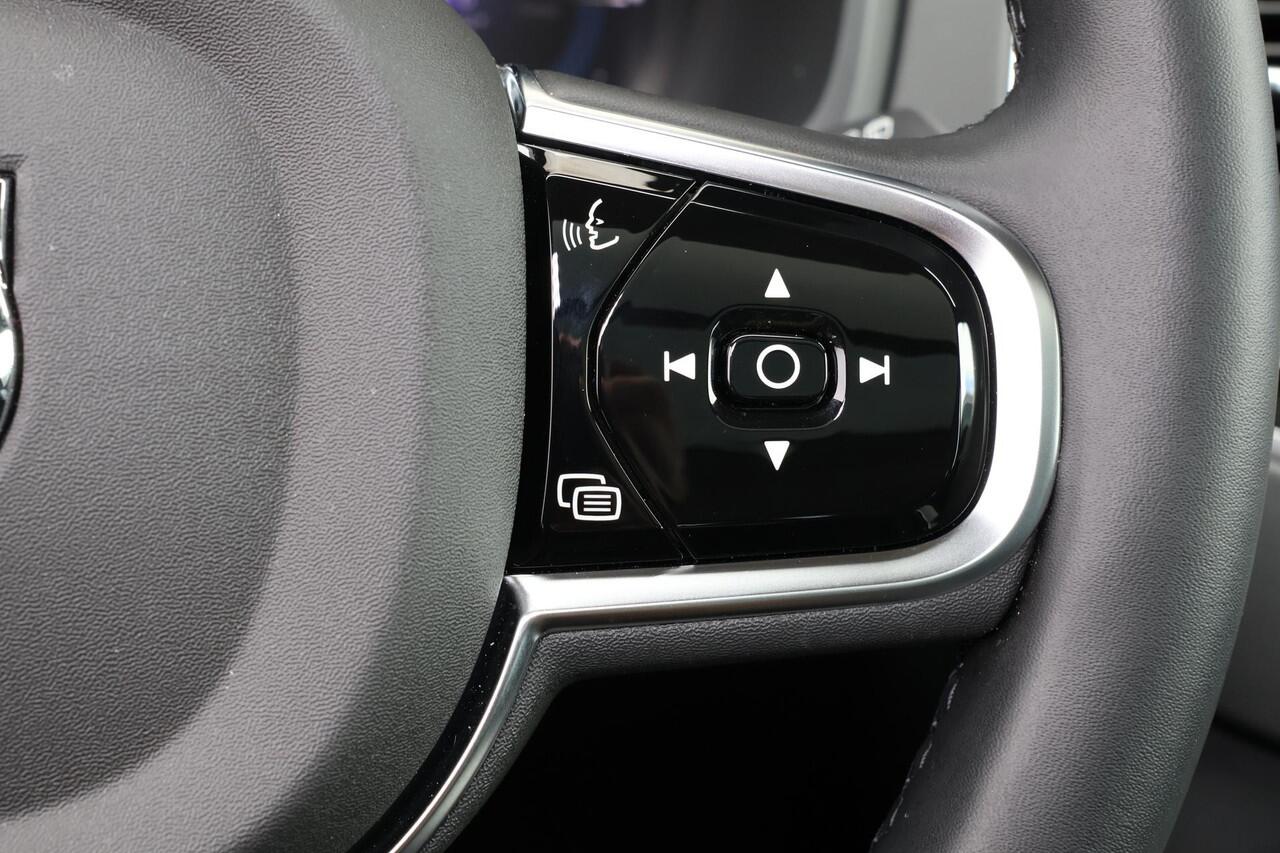 Volvo XC90 T8 Recharge AWD Ultra Bright - Panorama/schuifdak - IntelliSafe Assist & Surround - Harman/Kardon audio - Adaptieve LED koplampen - Parkeercamera achter - Verwarmde voorstoelen, stuur & achterbank - Parkeersensoren voor & achter - Elektr. bedienb. voorsto