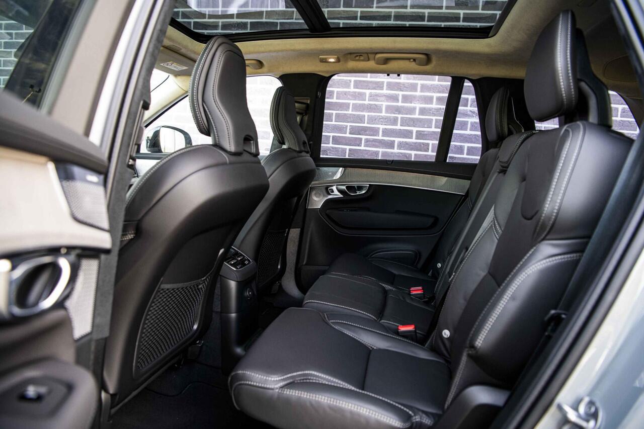 Volvo XC90 2.0 T8 Plug-in hybrid AWD Ultra Dark | Luchtvering | Trekhaak | Bowers & Wilkins | Stoelventilatie | Stoelmassage | Donker Glas |