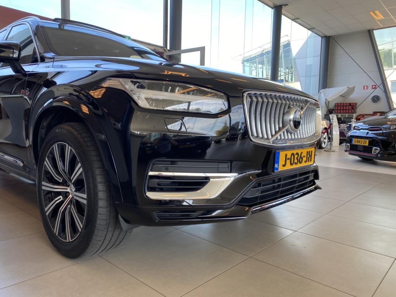 Volvo XC90 2.0 T8 Twin Engine AWD Inscription Intro Edition/Automaat/7-Persoons/Dealeronderhouden/NL Auto/Trekhaak/Panoramadak/390pk/Plug-in Hybride/Head Up Display/Keyless/360 gr.camera/Memorystoelen/Harman Kardon Audio/Stoelverwarming&Verkoeling/Stuurverwarming/En