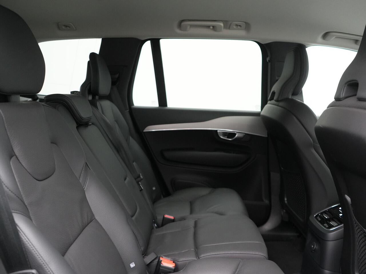 Volvo XC90 T8 Recharge AWD Core Bright Plug In Hybrid 456pk 7-Persoons Dealer O.H PHEV | Trekhaak Af Fabriek | Adaptive Cruise | Camera | Lederen Sportstoelen Memory & Verwarmd | Google Assistent | Apple Carplay | Stuur Verwarmd | Virtual | Blis | Navigatie | DAB |