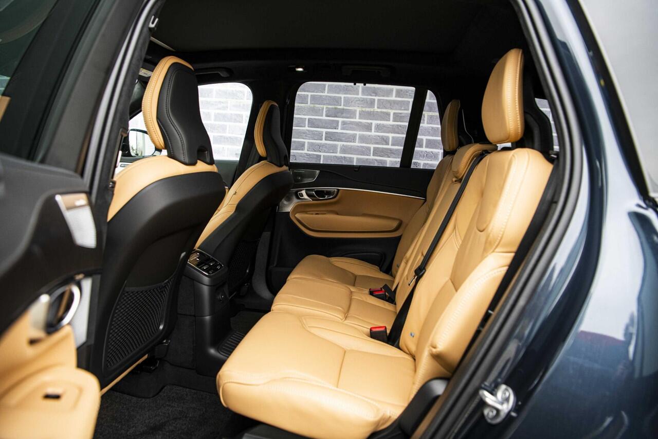 Volvo XC90 2.0 T8 Plug-in hybrid AWD Ultra Dark | Trekhaak | Edition Pack | Donker Glas | Luchtvering | Bowers & Wilkins | Stoel Ventilatie & Massage |