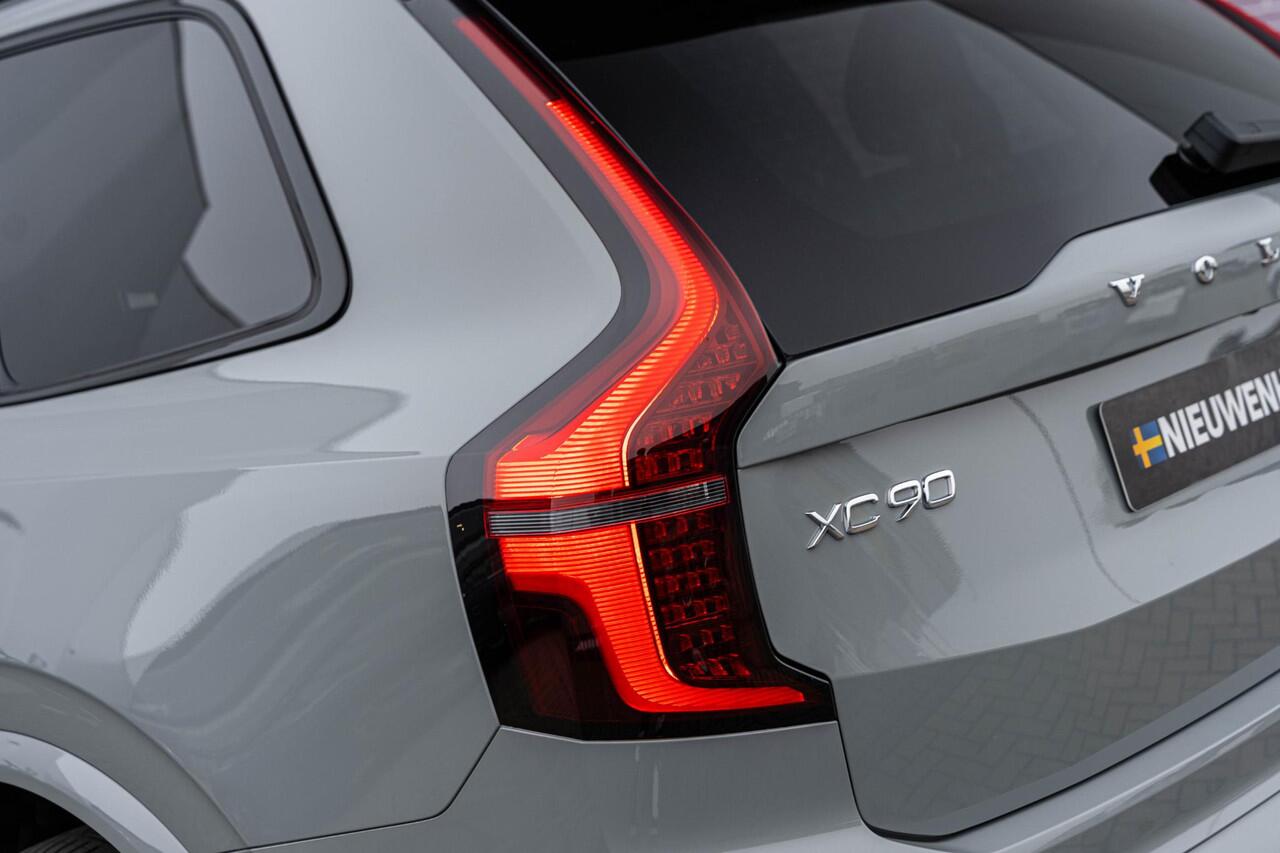 Volvo XC90 T8 Plug-in hybrid AWD Ultra Dark | 7-Zits | Google | Longe Range | Luchtvering | Bowers & Wilkins Audio | Nappa Leder | Head-up Display | Standkachel | Getint Glas | Schuif-/Kanteldak | 22" LM