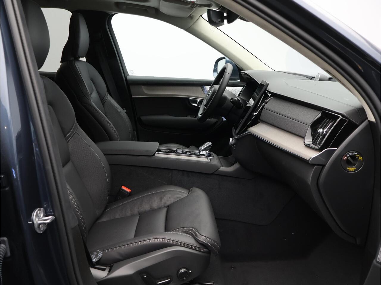 Volvo XC90 2.0 T8 Plug-in hybrid AWD Ultra Bright / Trekhaak / Luchtvering / B&W Audio / Stoelventilatie + Massage / 360 Camera / Head-up Display / Getint Glas /