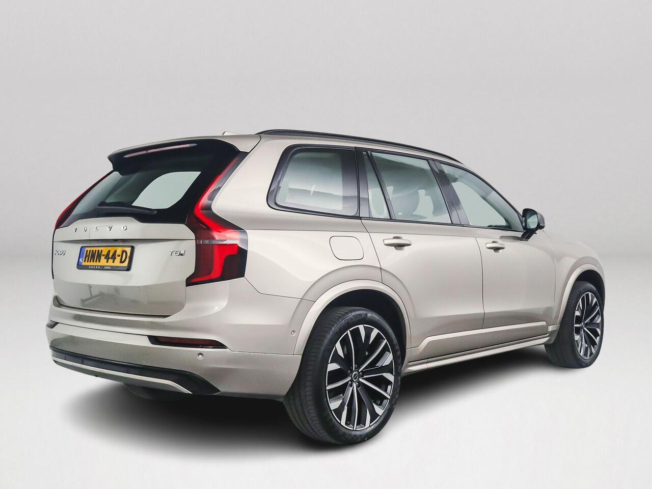 Volvo XC90 T8 Plug-in hybrid AWD Ultra Dark | Panoramadak | 360º camera | Luchtvering | Bowers&Wilkins | Massage | Stoelventilatie | Trekhaak