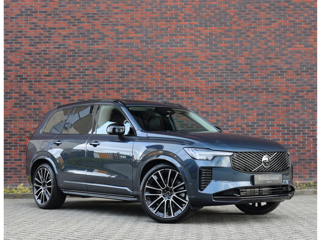 volvo-xc90-t8-awd-ultra-dark--pano