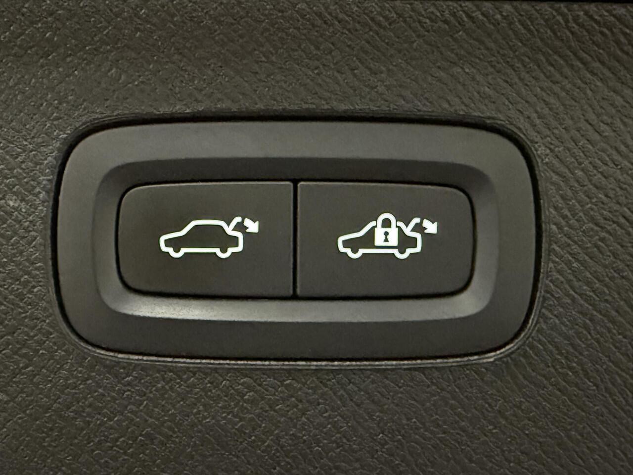 Volvo XC90 2.0 T8 Recharge AWD R-Design Long Range | Open dak | Keyless | Harman/Kardon | BLIS | Adapt. Cruise control | Leder/Alcantara